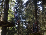 Im Kletterwald gab es die Chance mt kleinen Schritten vom Einstiegsparkour bis oben in die Bäume zu gelangen